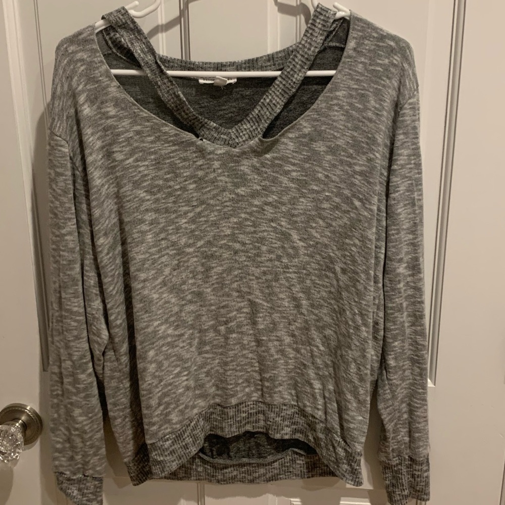 grey shirt